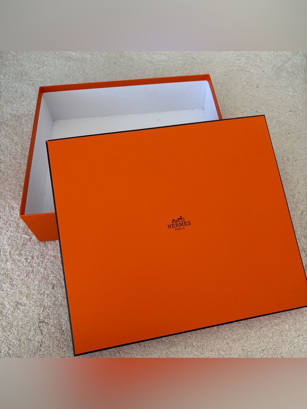 Hermès Orange Signature Gift Box